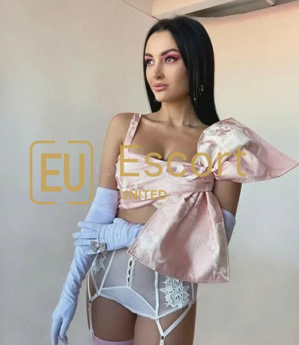 Julia, Dubai konumunda 29 yaşında kadın refakatçi — fotoğraf 2