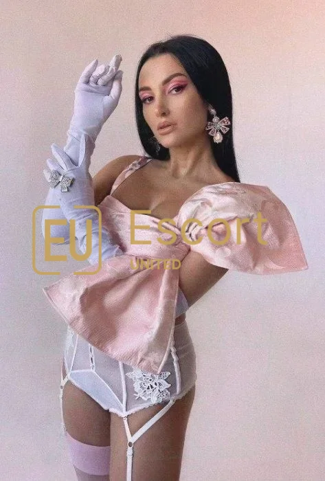 Julia, Dubai konumunda 29 yaşında kadın refakatçi — fotoğraf 1