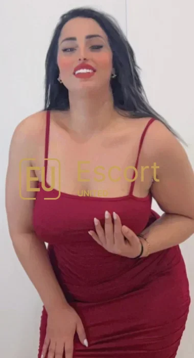 Female escort Sari based in Abu Dhabi — photo 4