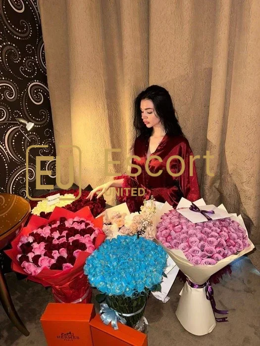 Nicole, 22, eskort devojka u Dubai — fotografija 13