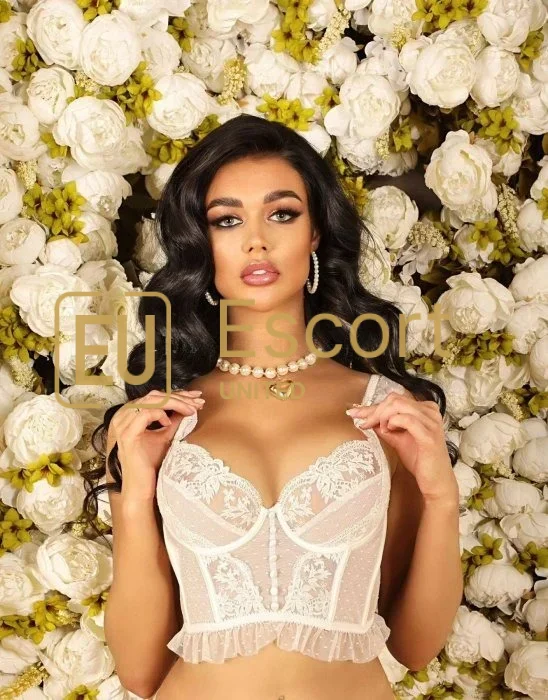 Nicole, eskort devojka u Dubai — fotografija 10