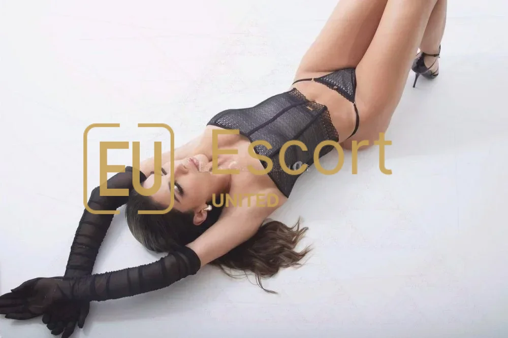 Dubai escort girl Vanessa — photo 2