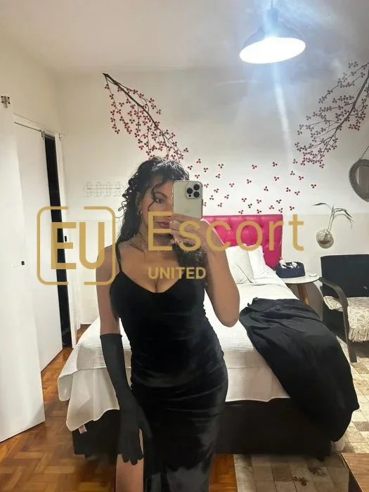 Jade, společnice v Dubaj — fotka 8