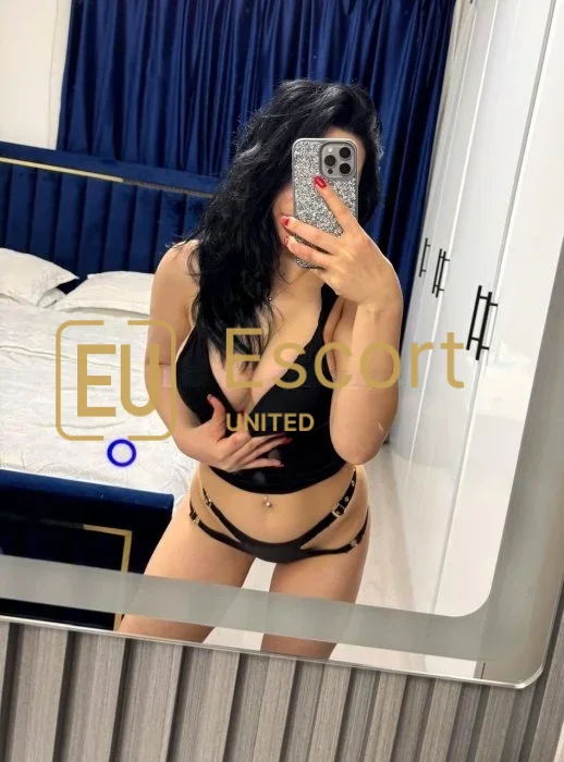 Isma, escorte féminine à Dubaï — photo 6