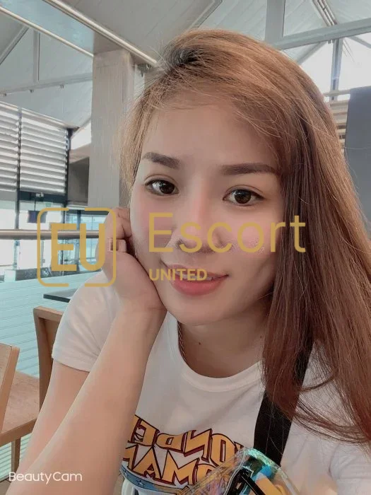 Lyli, 26, vrouwelijke escort in Abu Dhabi — foto 8