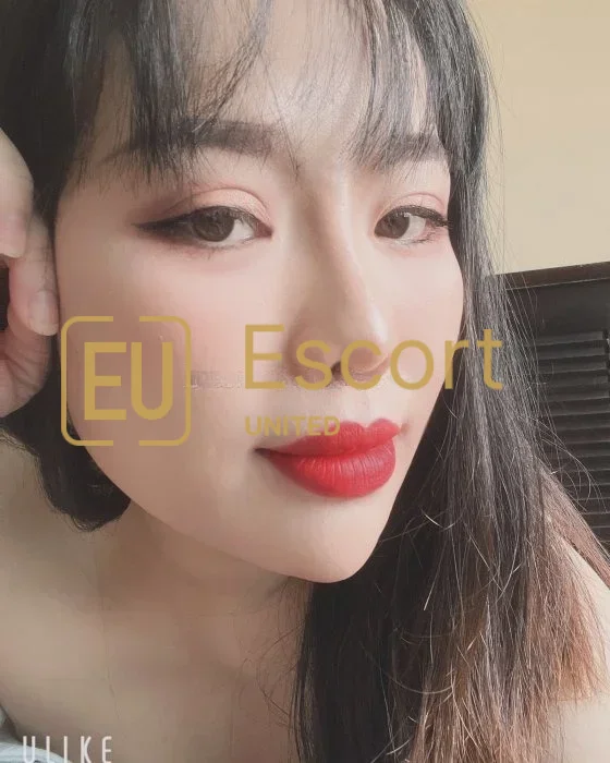 Lyli, vrouwelijke escort in Abu Dhabi — foto 5