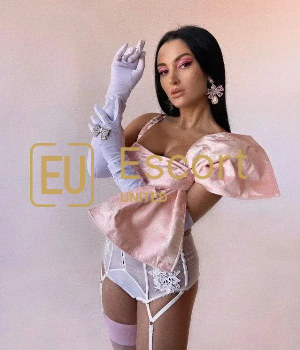 Roxolana, 29, escort donna a Dubai — foto 9
