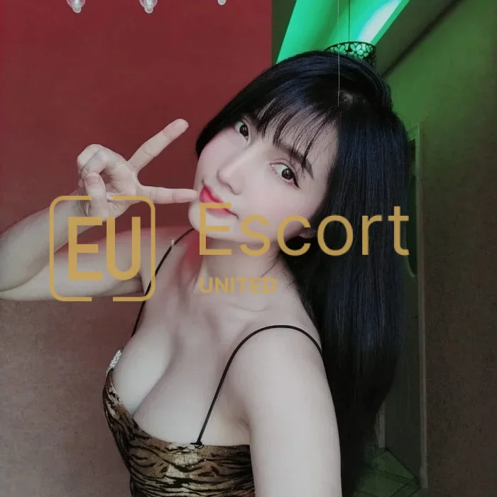 Escort-Dame Mina in Abu Dhabi, 27 — Foto 6