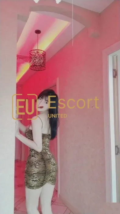 Escort Lady Mina ansässig in Abu Dhabi — Foto 5