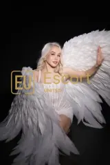 Allison, Begleiterin in Dubai — Foto 4