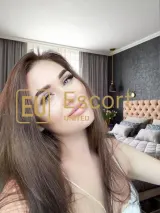 Buche Emily, eine 31-jährige Escort in Abu Dhabi — Foto 4