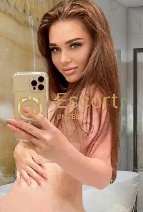 Emily, escorte féminine à Abou Dhabi