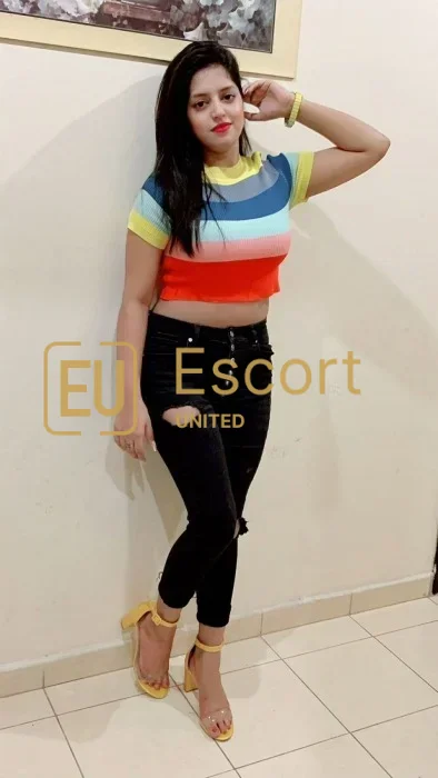 Aashritha, escortă de sex feminin în Abu Dhabi — fotografia 2