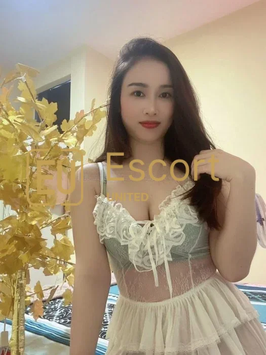Réservez Lisa, escorte de 25 ans à Dubaï — photo 3