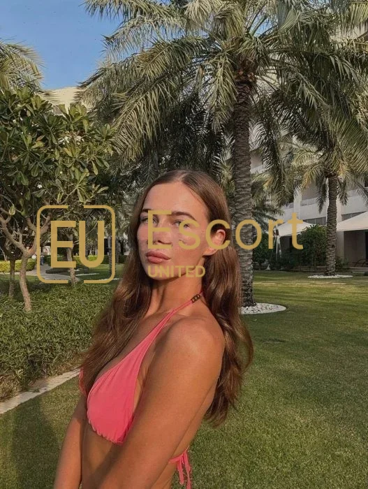 Poly, 29, escort donna a Dubai — foto 3