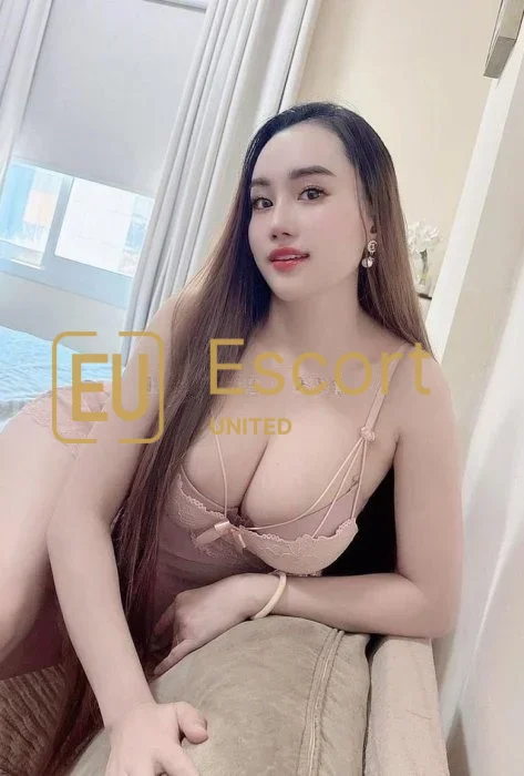 Dina, în vârstă de 24 de ani, însoțitoare în Abu Dhabi — fotografia 1