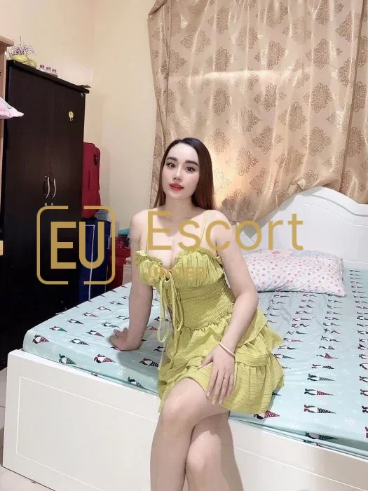 Dina, însoțitoare în Abu Dhabi, EAU — fotografia 4