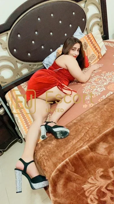 Réservez Ankita, fille d'escorte à Abou Dhabi — photo 4