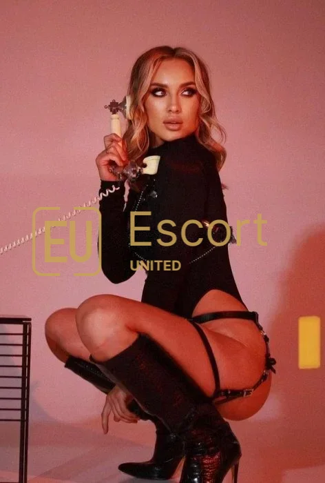 Sylvia, 27, escort femenina en Dubái — foto 1