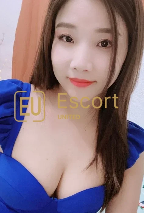 Cunoaște-o pe Emily, în vârstă de 31 de ani, escortă de sex feminin în Abu Dhabi — fotografia 1