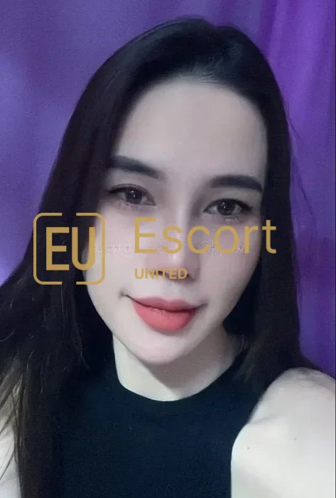 Lisa, 23-letnia kobieta do towarzystwa w Abu Zabi — zdjęcie 4