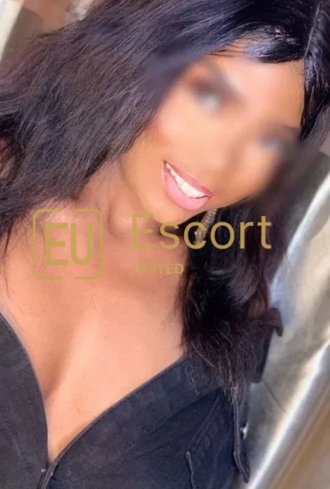 Reserva a Davina, chica escort de 30 años en Abu Dabi — foto 1