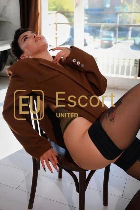 Jane, 34, escort donna an Abu Dhabi — foto 4