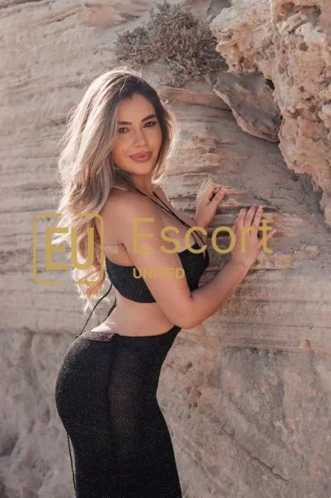 Alora, female companion in Dubai — photo 7