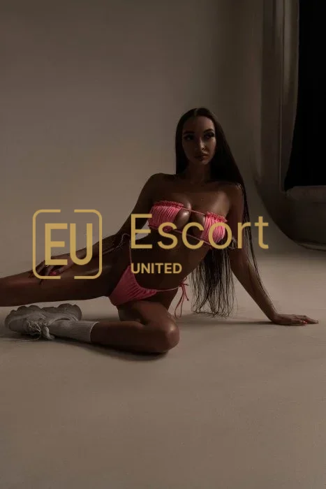 Ami, 23, žena na eskort v Dubaj — fotka 2