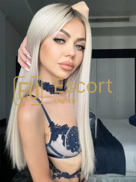 Lola, Escort-Dame in Dubai — Foto 8