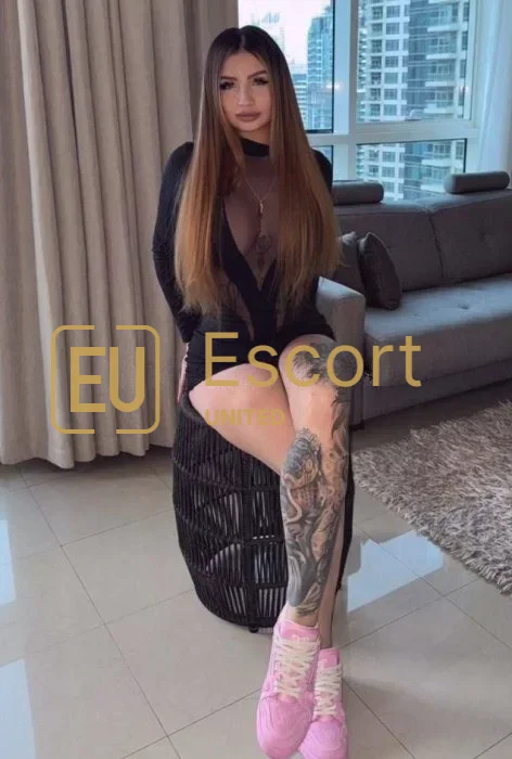 Rezerv-o pe Lily, escortă de sex feminin în Dubai — fotografia 1