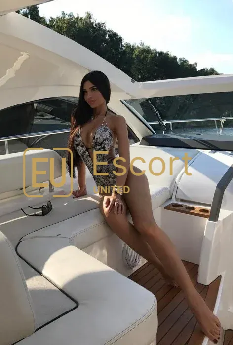 Lana LapdogHeaven, κυρία συνοδός στην Ντουμπάι, ΗΑΕ