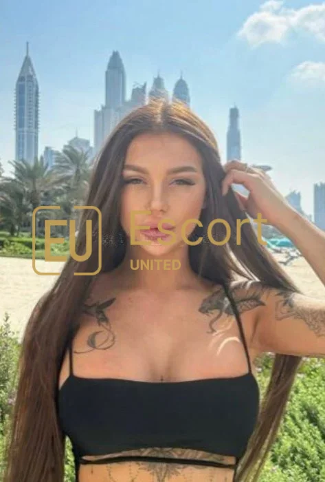 Conoce a Stella, chica escort en Dubái — foto 1
