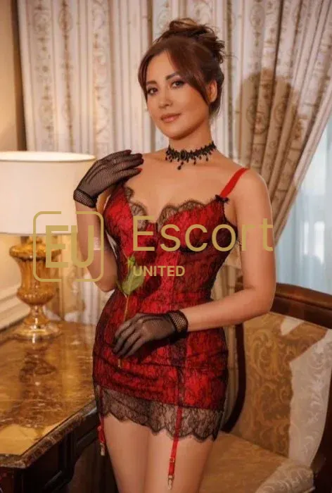 Escort Ivy in Dubai, 31