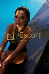 Triff Sally, eine 39-jährige Escort in Dubai — Foto 7