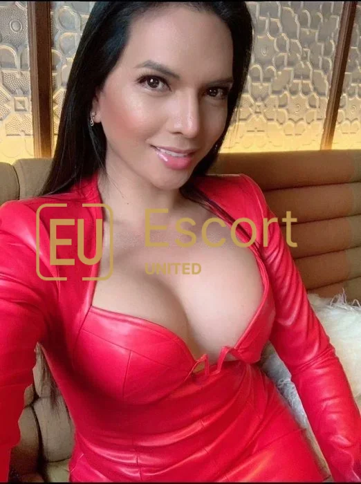Rezerv-o pe Apple, escortă trans în Dubai — fotografia 7