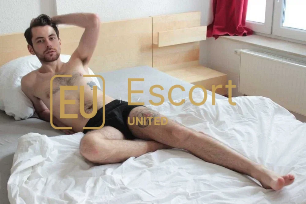 Hunk Hands, gigolò an Abu Dhabi — foto 6