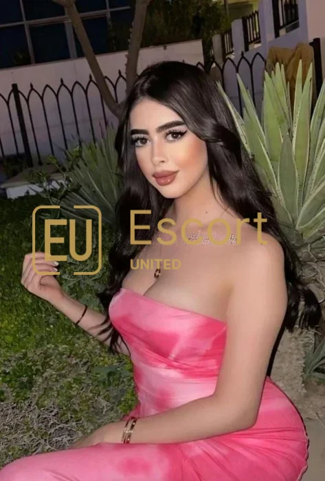 Lara, dame d'escorte à Abou Dhabi — photo 6