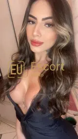 Loren, společnice v Dubaj — fotka 2