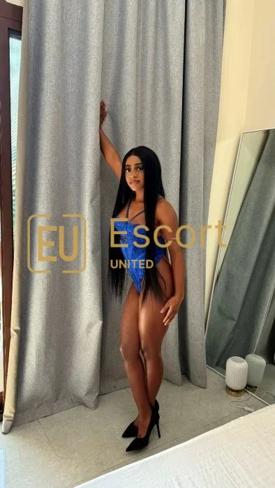 Escort dame Nelly in Dubai, 22 jaar oud — foto 1