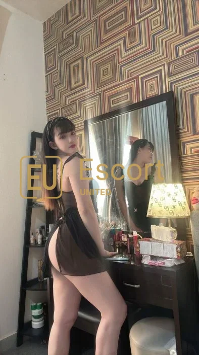 Saka, Abu Dabi konumunda eskort kız, BAE — fotoğraf 9
