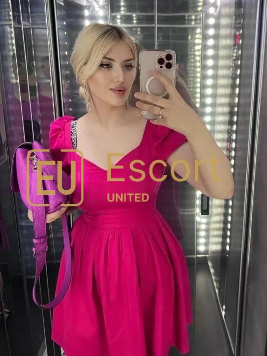 Louisa, pratilja u Dubai, UAE — fotografija 3