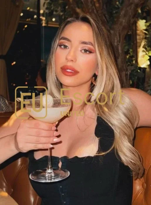 Delia, escort femenina en Dubái — foto 6
