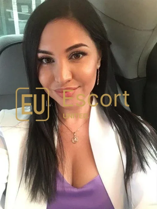 Nadya, Begleiterin in Dubai — Foto 5