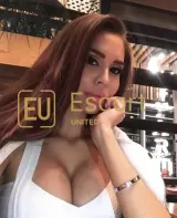 Ontmoet Silvia, een 28-jarige escort dame in Dubai — foto 10