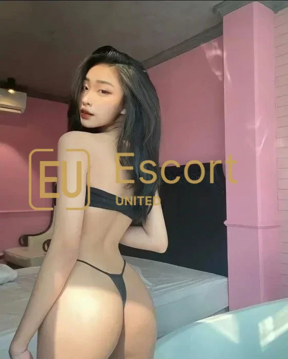 Escort Lady Melia in Dubai, 25 Jahre alt — Foto 4