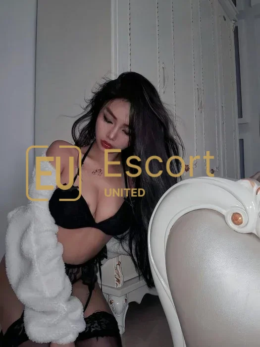 Escort Melia in Dubai — Foto 2