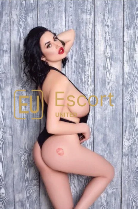 Ksenya, 29, female escort in Abu Dhabi — photo 2
