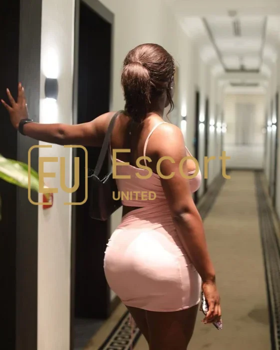 Reserva a Fatima, chica escort de 27 años en Abu Dabi — foto 3