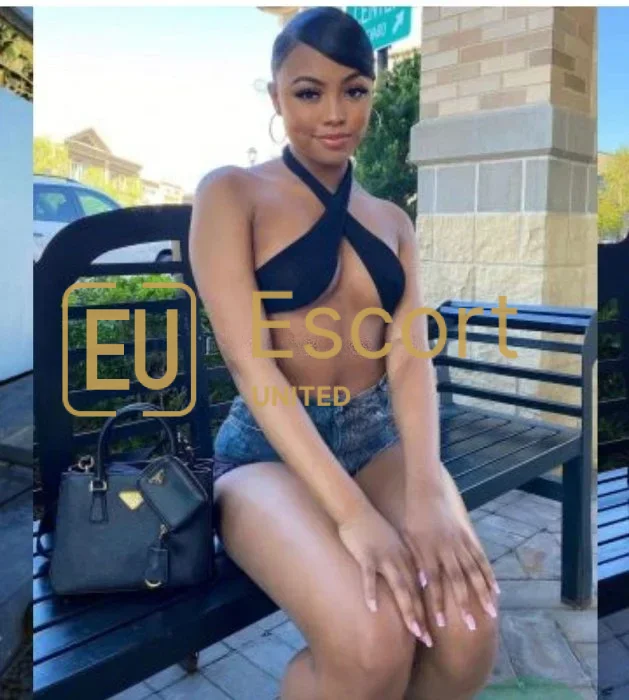 Escort girl Stella based in Dubai, 28 years old — photo 5